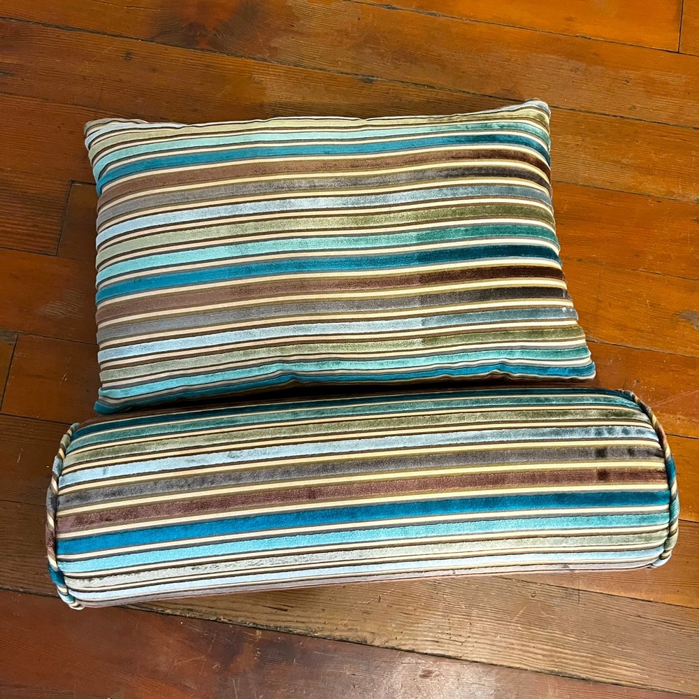 ✨5 for $25✨ Striped Cushion and Bolster Set